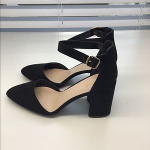 Pointy-toed block heels